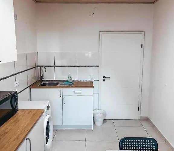 Neuhofen Stay Apartamento *